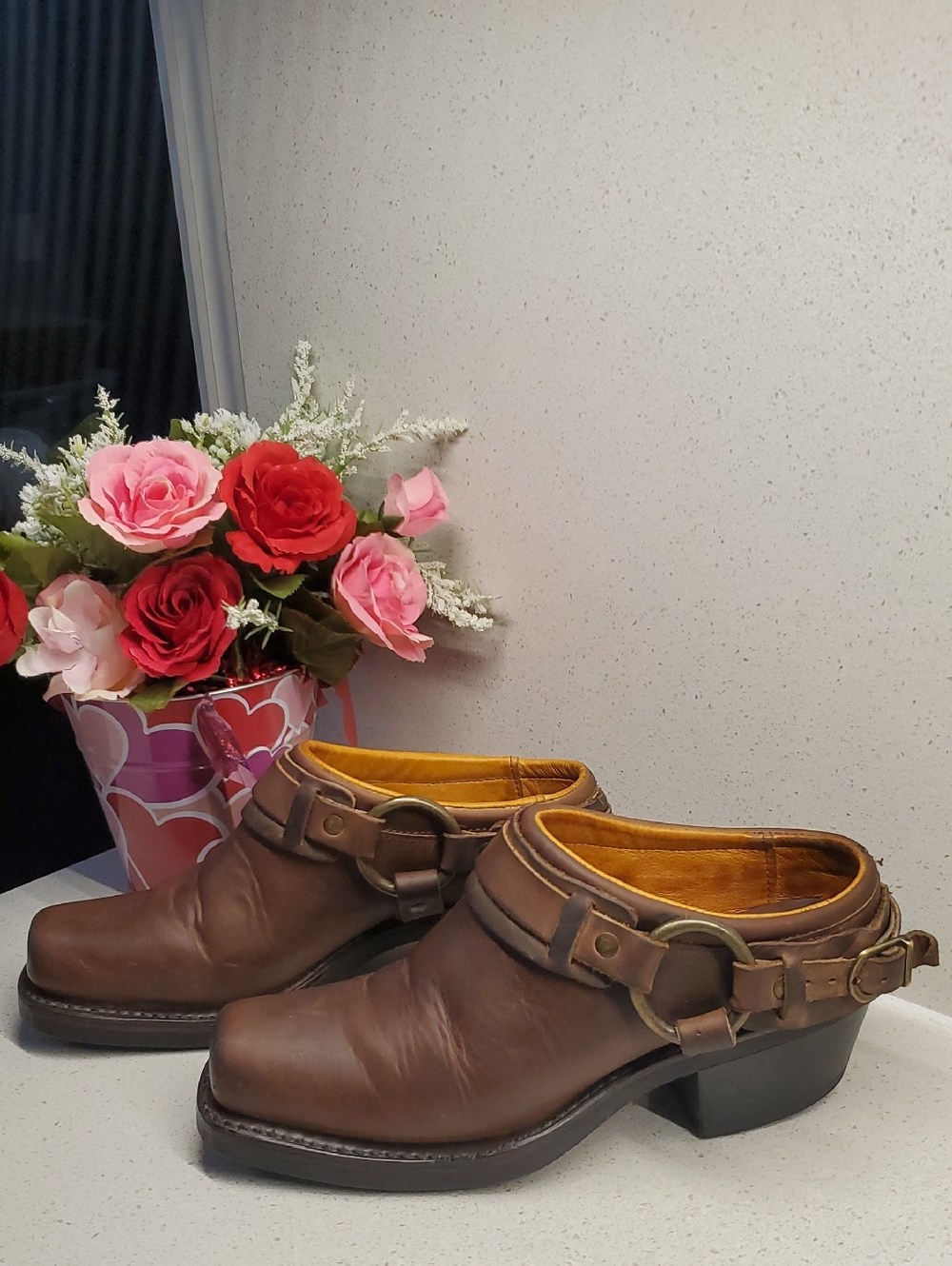 USA 🇺🇲 FRYE Belted Harness Leather Slip-On Mules (sz 5.5)